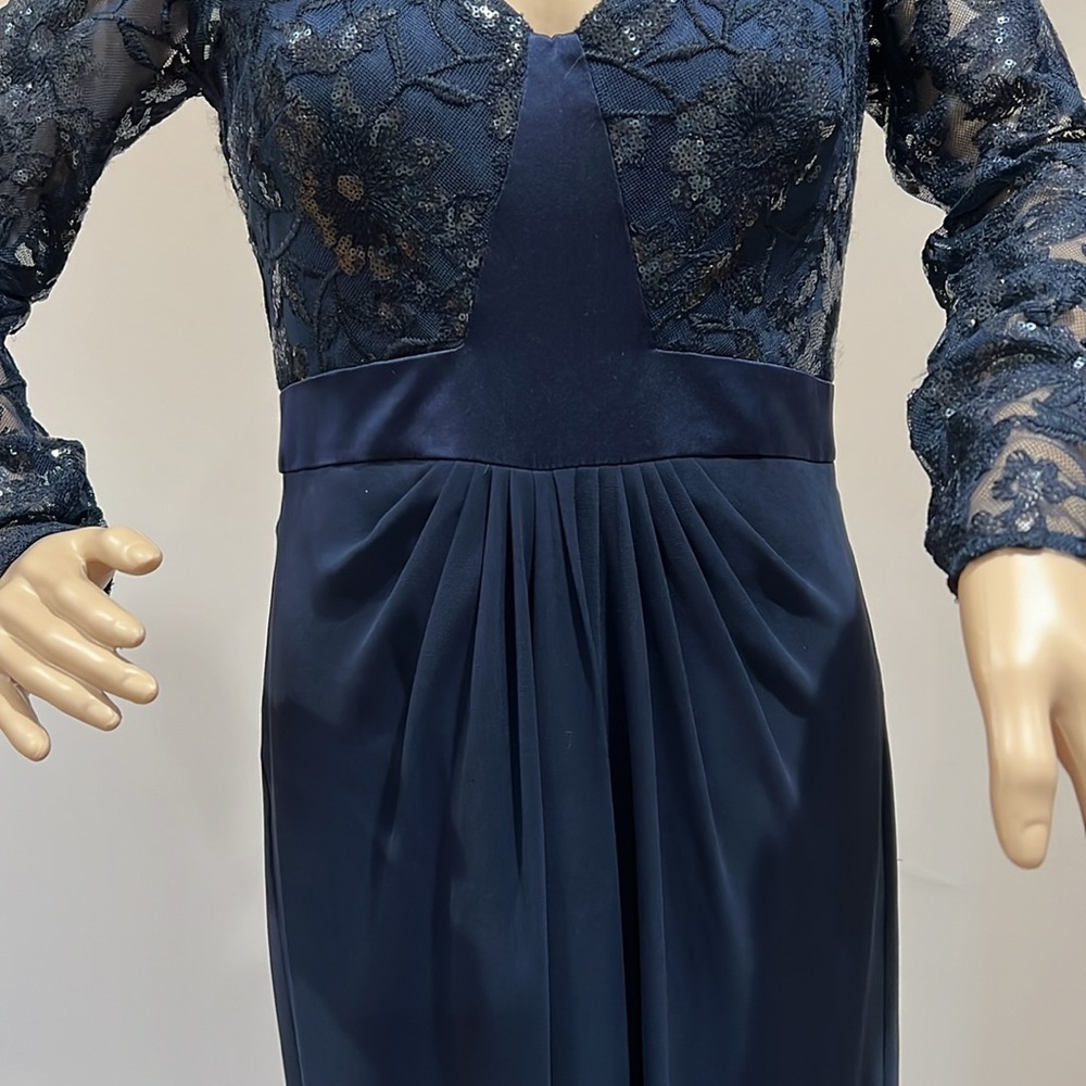 LAUREN, Ralph Lauren Royal blue lace detail elegant gown in size 4.